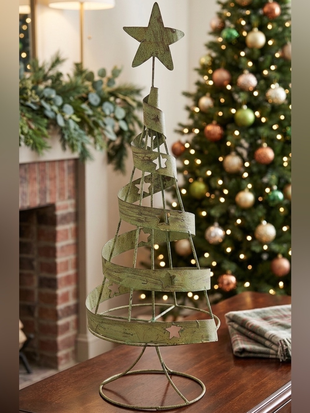 🌸 Hand Crafted Recycled Metal Green Spiral Tabletop Christmas Tree - Medium